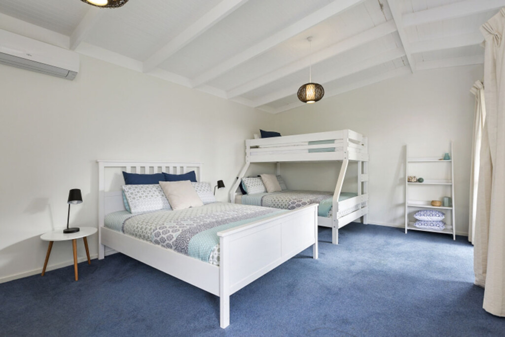 Spacious Sorrento Retreat