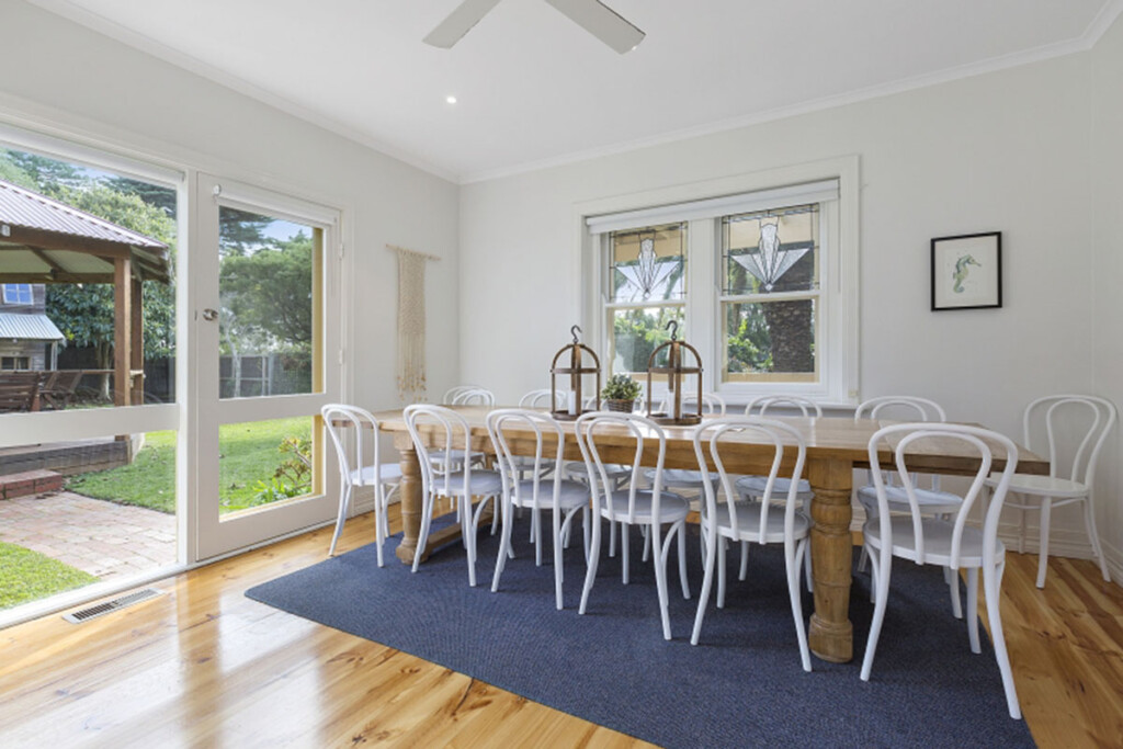 Spacious Sorrento Retreat