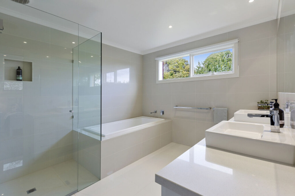 Spacious Sorrento Retreat