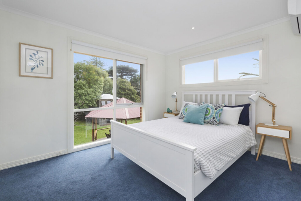 Spacious Sorrento Retreat