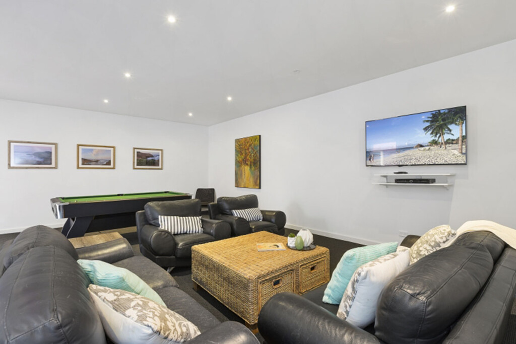 Spacious Sorrento Retreat